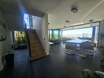 Venta Casa 4 Dormitorios en Suite en Marinas Puertos del Lago con Escritorio y Amplia Vista al Rio