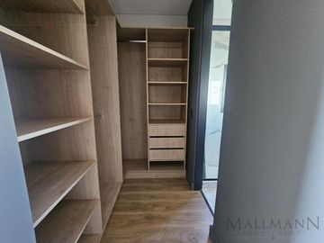 Venta Casa 4 Dormitorios en Suite en Marinas Puertos del Lago con Escritorio y Amplia Vista al Rio