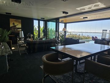 Venta Casa 4 Dormitorios en Suite en Marinas Puertos del Lago con Escritorio y Amplia Vista al Rio