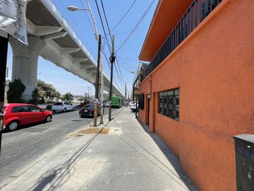 CASA EN VENTA Y RENTA SOBRE AV. REVOLUCION TLAQUEPAQUE