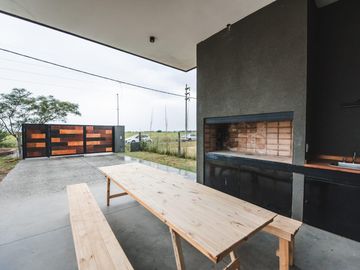 VENTA CASA 2 DORMITORIOS Y PILETA EN LAS TARDES
