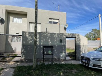 DUPLEX EN VENTA - PLOTTIER