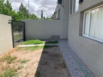 DUPLEX EN VENTA - PLOTTIER