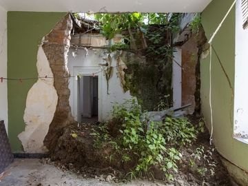 VENTA HERMOSA CASA COMO TERRENO EN DEL CARMEN , COYOACAN