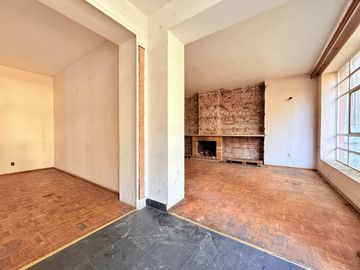VENTA HERMOSA CASA COMO TERRENO EN DEL CARMEN , COYOACAN
