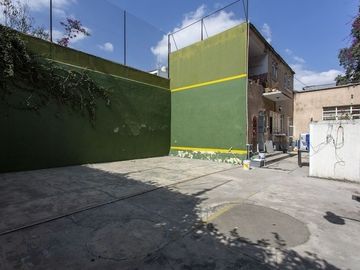 VENTA HERMOSA CASA COMO TERRENO EN DEL CARMEN , COYOACAN