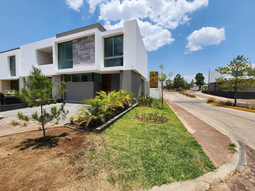 Casa en Venta en El Olivar, Fracc. Montaña Monarca, Altozano