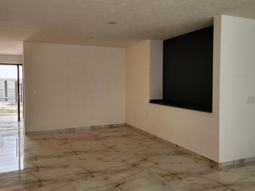 Casa en Venta - Vistas Altozano, Fracc. Montaña Monarca