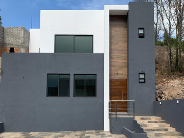 Casa en Venta - Vistas Altozano, Fracc. Montaña Monarca