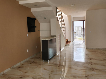 Casa en Venta - Vistas Altozano, Fracc. Montaña Monarca