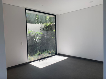 CASA NUEVA EN CONDOMINIO EN COYOACAN CON JARDIN Y ROOF GARDEN