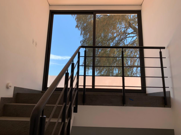 CASA NUEVA EN CONDOMINIO EN COYOACAN CON JARDIN Y ROOF GARDEN