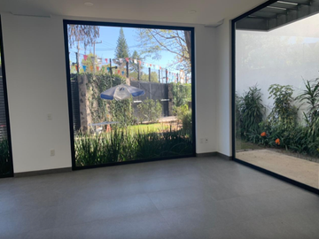 CASA NUEVA EN CONDOMINIO EN COYOACAN CON JARDIN Y ROOF GARDEN
