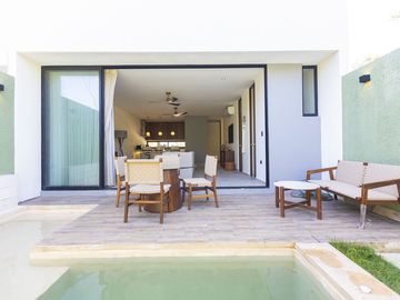 Casa tipo townhouse en venta en Castelnovo Luxury Temozon