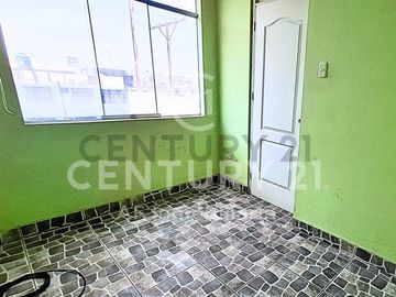 ¡Gran Oportunidad! Propiedad con Casa y 2 Departamentos