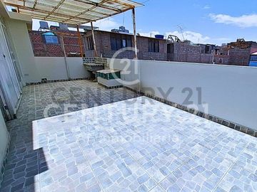 ¡Gran Oportunidad! Propiedad con Casa y 2 Departamentos