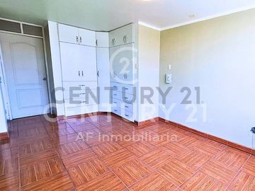 ¡Gran Oportunidad! Propiedad con Casa y 2 Departamentos
