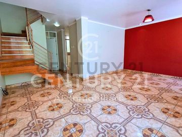 ¡Gran Oportunidad! Propiedad con Casa y 2 Departamentos