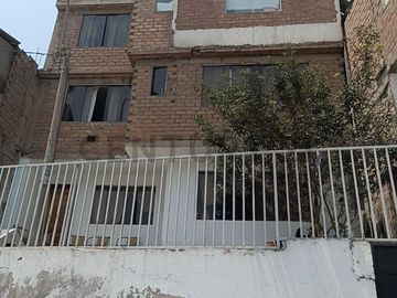 Venta de Casa como terreno en San Juan de Miraflores