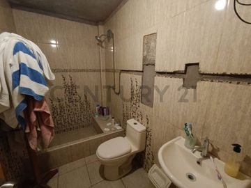 Venta de Casa como terreno en San Juan de Miraflores