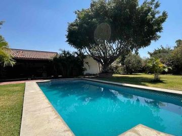 CASA SABINA ATRACTIVA FINCA EN LOMAS DE COCOYOC