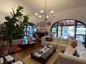 CASA SABINA ATRACTIVA FINCA EN LOMAS DE COCOYOC
