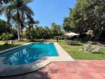 CASA SABINA ATRACTIVA FINCA EN LOMAS DE COCOYOC