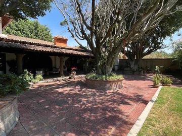 CASA SABINA ATRACTIVA FINCA EN LOMAS DE COCOYOC