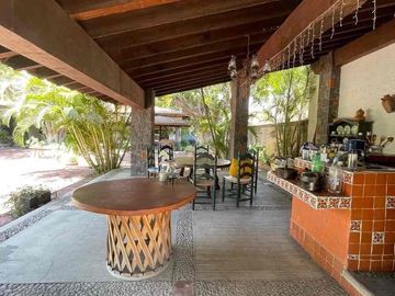 CASA SABINA ATRACTIVA FINCA EN LOMAS DE COCOYOC