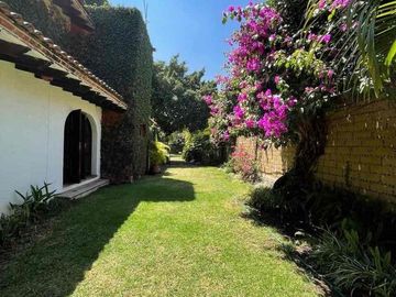 CASA SABINA ATRACTIVA FINCA EN LOMAS DE COCOYOC