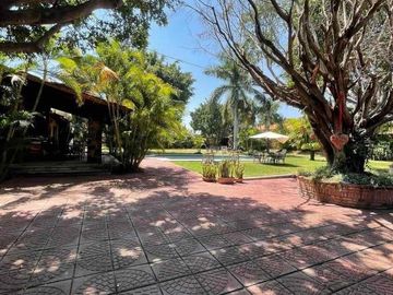 CASA SABINA ATRACTIVA FINCA EN LOMAS DE COCOYOC