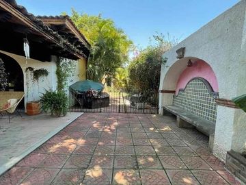 CASA SABINA ATRACTIVA FINCA EN LOMAS DE COCOYOC