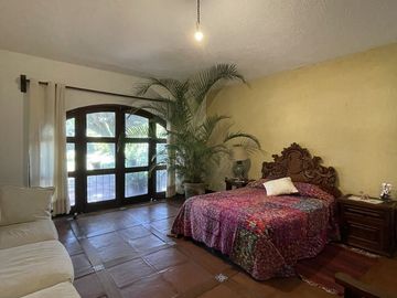 CASA SABINA ATRACTIVA FINCA EN LOMAS DE COCOYOC