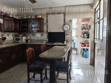 Casa en Unidad Nacional