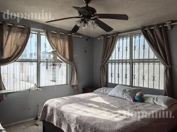 Casa en Unidad Nacional