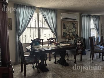 Casa en Unidad Nacional