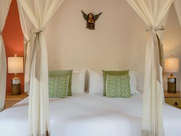 Propiedad estilo hacienda con 6 cabañas en venta en Tulum