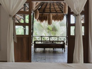 Propiedad estilo hacienda con 6 cabañas en venta en Tulum