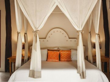 Propiedad estilo hacienda con 6 cabañas en venta en Tulum