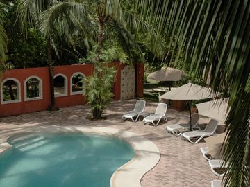 Propiedad estilo hacienda con 6 cabañas en venta en Tulum