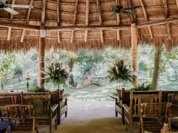 Propiedad estilo hacienda con 6 cabañas en venta en Tulum