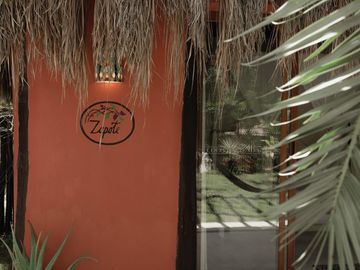 Propiedad estilo hacienda con 6 cabañas en venta en Tulum