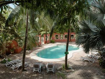 Propiedad estilo hacienda con 6 cabañas en venta en Tulum