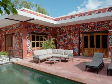 Propiedad estilo hacienda con 6 cabañas en venta en Tulum
