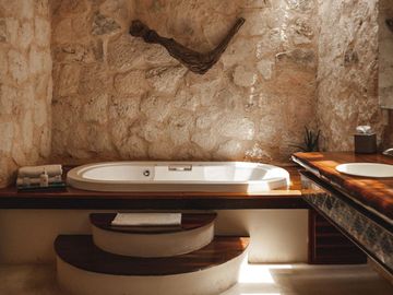 Propiedad estilo hacienda con 6 cabañas en venta en Tulum