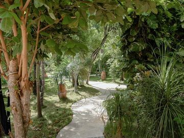 Propiedad estilo hacienda con 6 cabañas en venta en Tulum