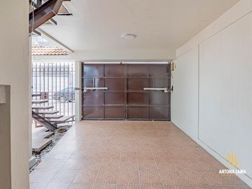 Casa en Venta en Lomas de San Alfonso con cuatro recámaras