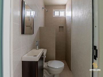 Casa en Venta en Lomas de San Alfonso con cuatro recámaras