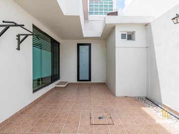 Casa en Venta en Lomas de San Alfonso con cuatro recámaras