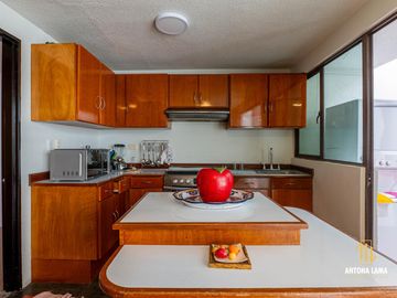 Casa en Venta en Lomas de San Alfonso con cuatro recámaras
